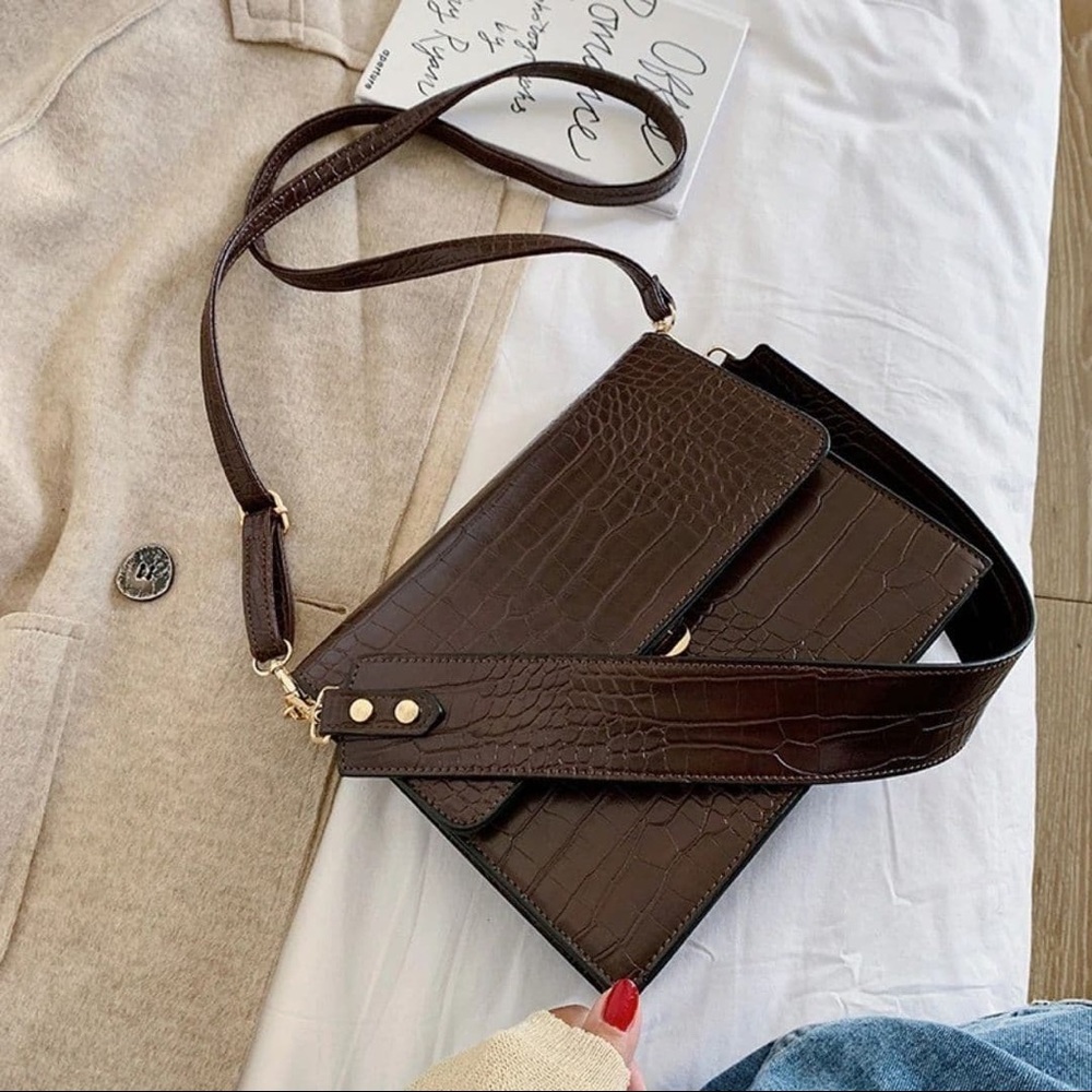 Tom & Deen Lucie Shoulder Bag in Vegan Leather with  Crocodile Skin Pattern